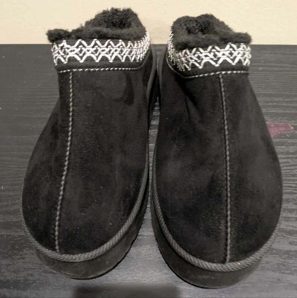 Yoki Black Platform Shoes with White Trim Size 8